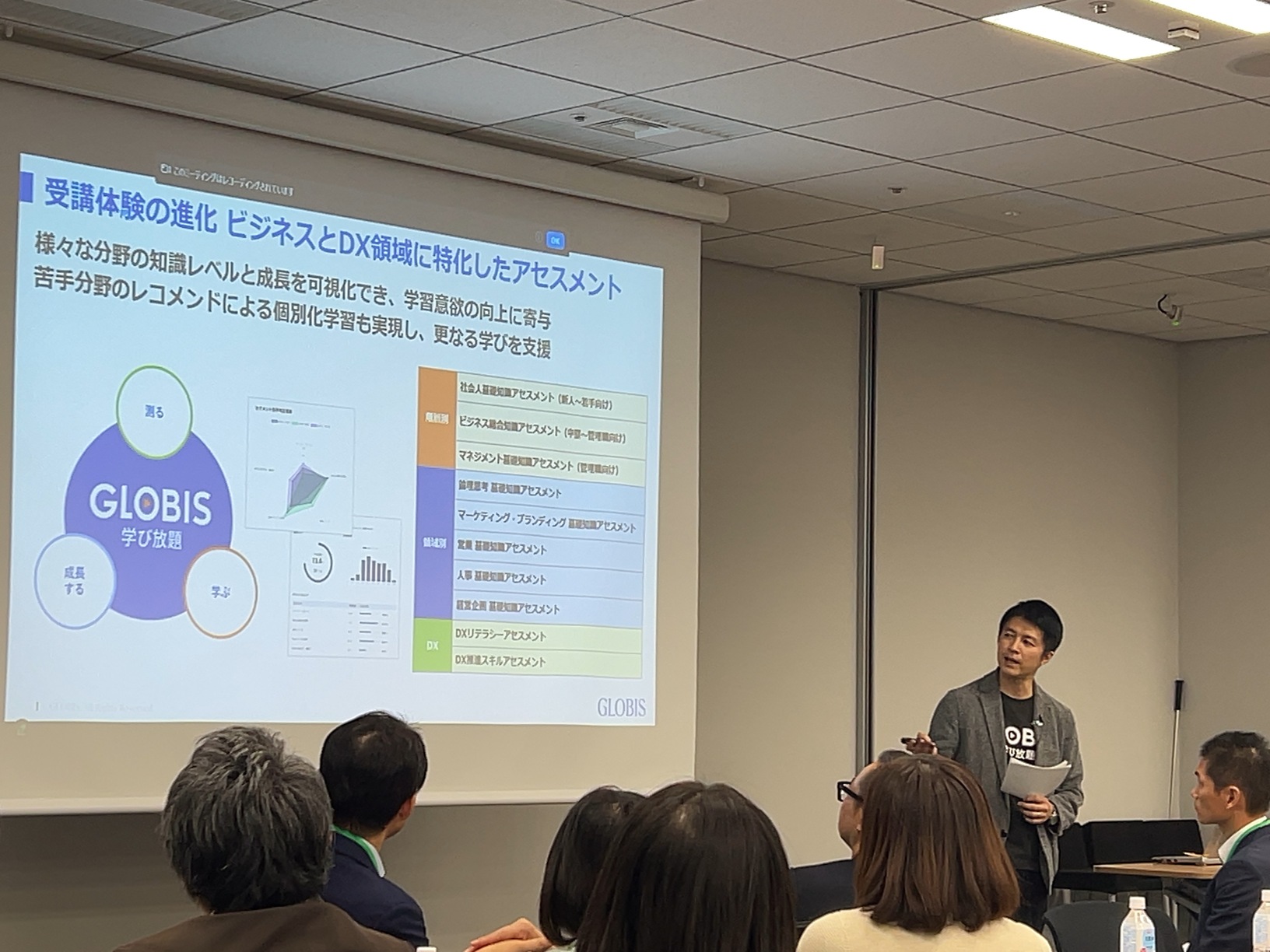 日頃どのように開発や運用されているかの説明の様子